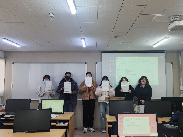 컴퓨터활용능력2급+ITQ(한글,파워포인트,엑셀)취득과정의 수료를 축하드립니다~!